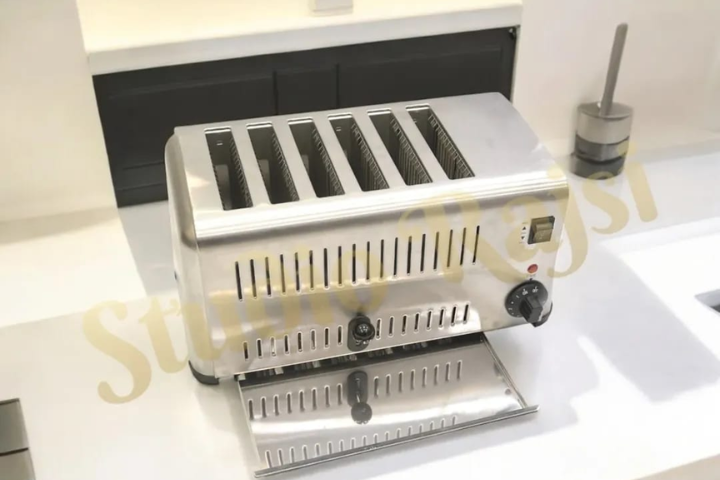 Smart Kitchen Revolution: Latest Equipment Trends Transforming Cafes & Restaurants